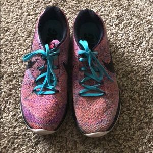 Nike fly knit shoes